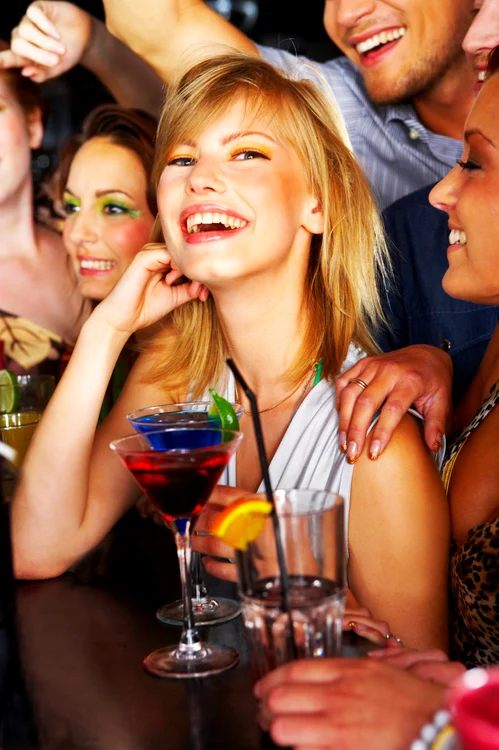 1 fata in centrul atentiei jpg jpeg