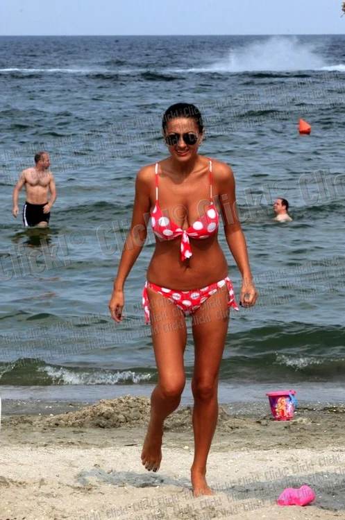 Gabriela Cristea, pe Litoral, în august 2013 (Foto: Brigada Diverse)