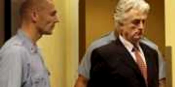 Tribunalul a decis ca Radovan Karadzic să fie reprezentat de un avocat- Revista presei internaţionale