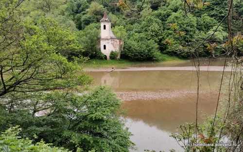 lacul cincis foto daniel guta adevarul