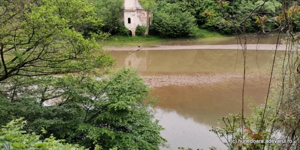 lacul cincis foto daniel guta adevarul