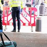 Muncitori sezonieri Aeroport Cluj FOTO Mediafax / Raul Ştef