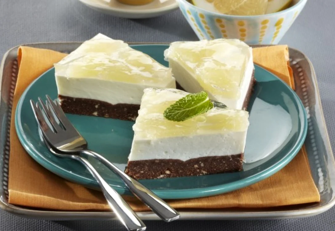 Un asemenea desert nu poate lipsi de la ocaziile speciale, deoarece va face deliciul invitaţilor.