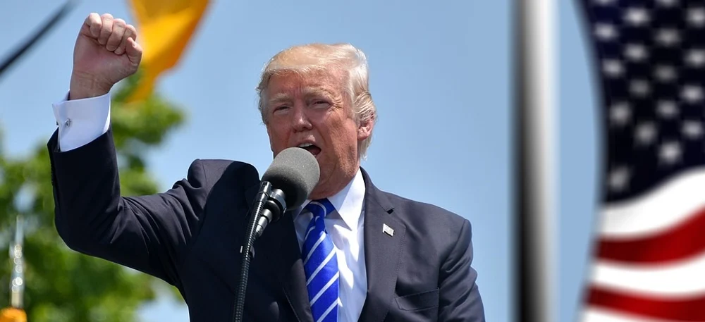 Trump se răzbună pe opt state europene: amenință cu tarife de 10% țările care au trimis trupe în Groenlanda. „Este o situație foarte periculoasă”