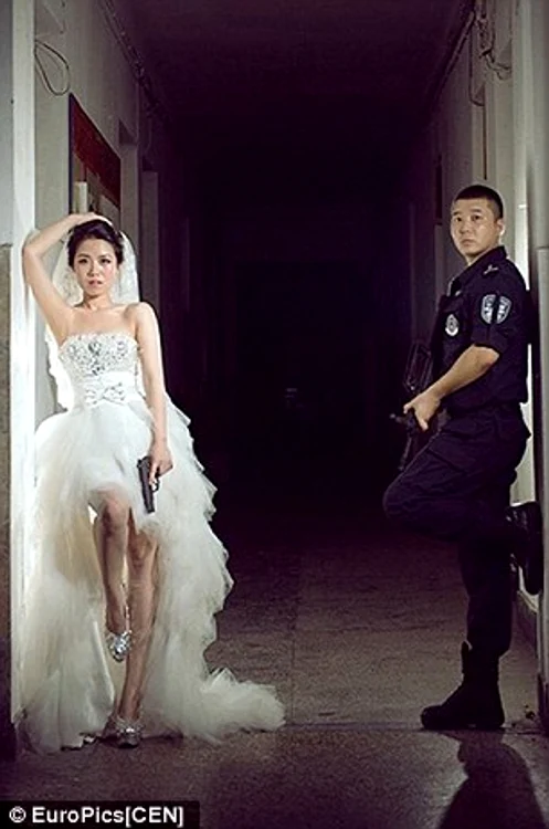 "Trash the dress", la locul de muncă