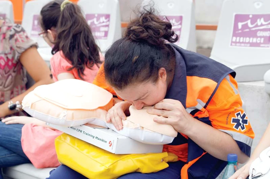 Cântăreţul care a scăpat dintr-un stop cardio-respirator  ne cheamă la cea mai mare lecţie de resuscitare din lume
