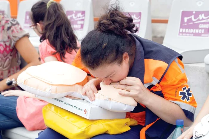 Cântăreţul care a scăpat dintr-un stop cardio-respirator  ne cheamă la cea mai mare lecţie de resuscitare din lume