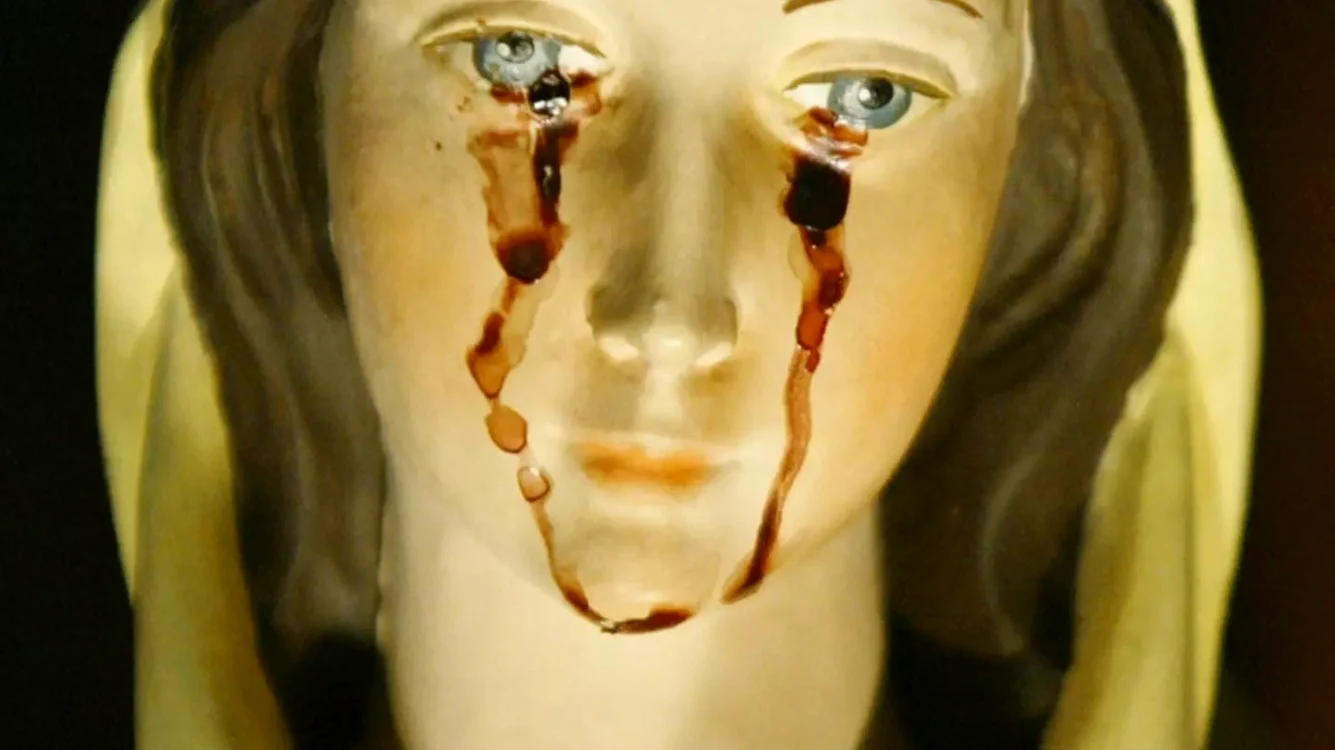 Sângele de pe statuie ar fi, de fapt, sânge de porc. FOTO: X/@Deep_biblestudy