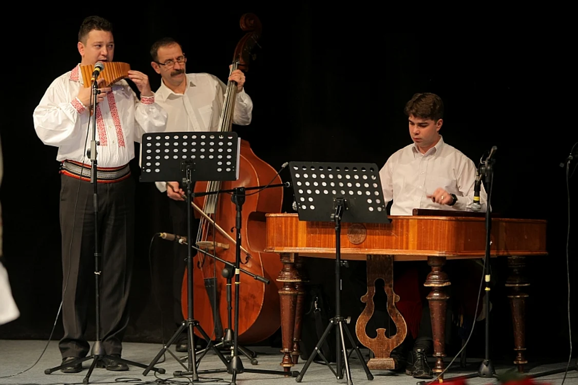 Braşov: Festival de datini şi obiceiuri de Crăciun şi Anul Nou, la Reduta