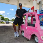 Jucărie Barbie transformată în mijloc de transport FOTO FACEBOOK via Reuters