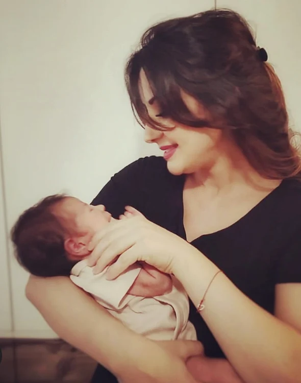 Dorina Florea si Corina Maria (1) jpg