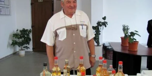  Pălinca de Sălaj este un produs tradiţional atestat  şi are  nouă sortimente