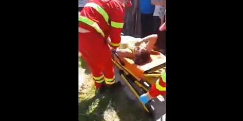 femeie transportată de smurd