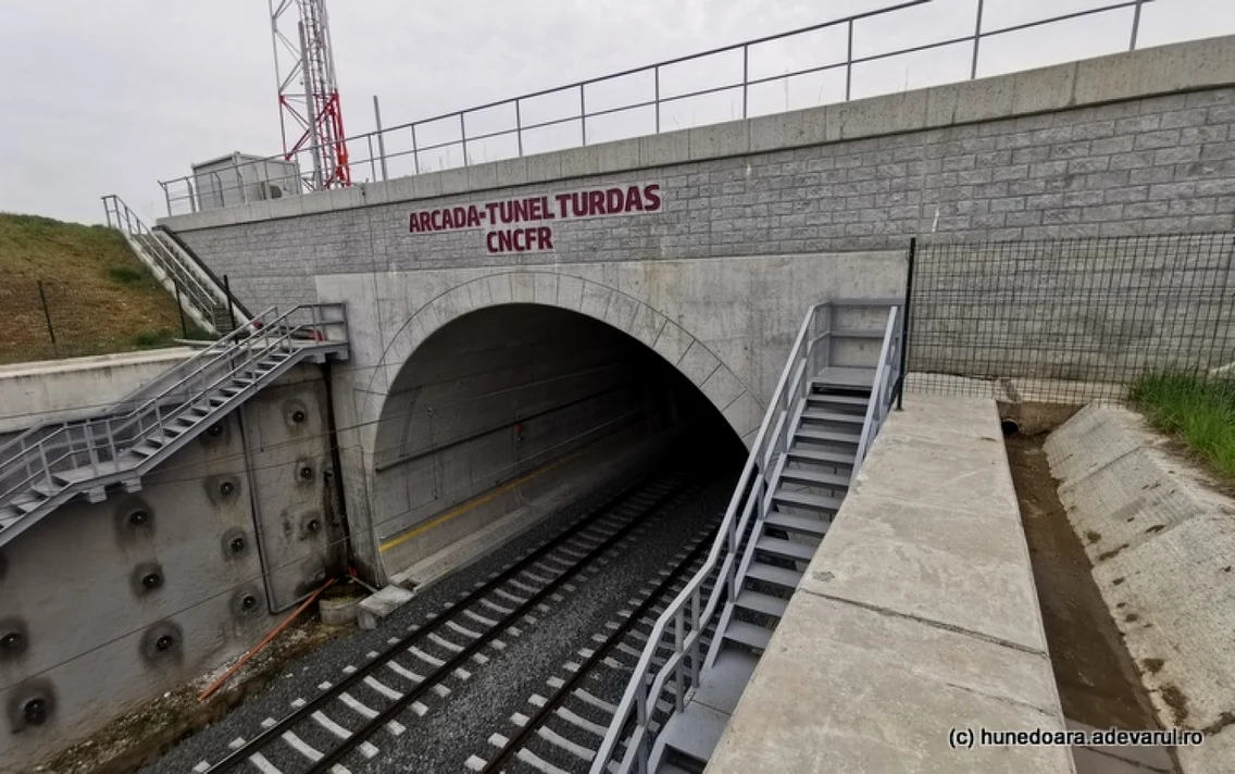 tunelul feroviar turdas foto daniel guta adevarul