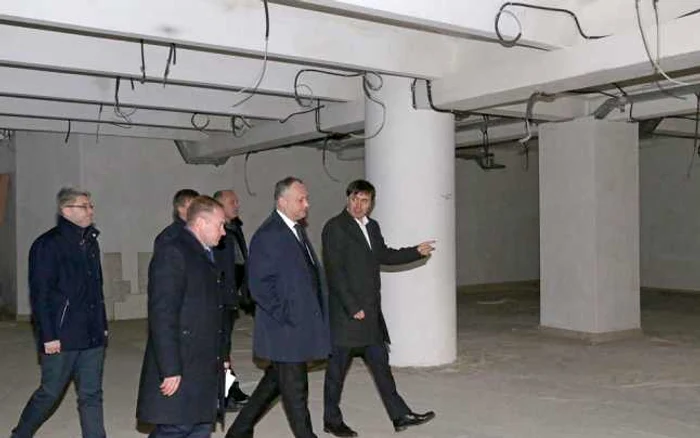 Dodon, în inspecţie la clădirea Preşedinţiei. FOTO Facebook
