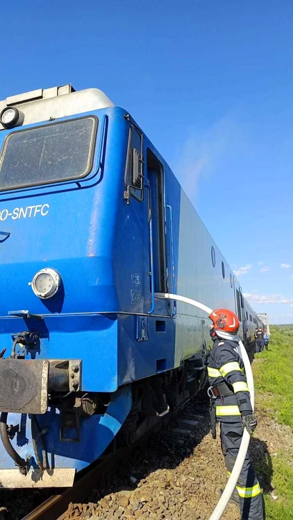 Peste 60 de pasageri evacuați dintr-un tren aflat în drum spre Baia Mare