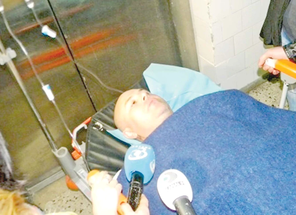 Comisarul Gheorghe Barbu a fost înjunghiat în abdomen (fotografii: gazetanouă.ro)