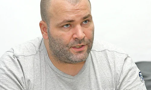 Răzvan Băncescu, preşedintele Autorităţii pentru Supravegherea şi Protecţia Animalelor, spune că maidanezii adoptaţi în străinătate au ajuns la zoofili jpeg
