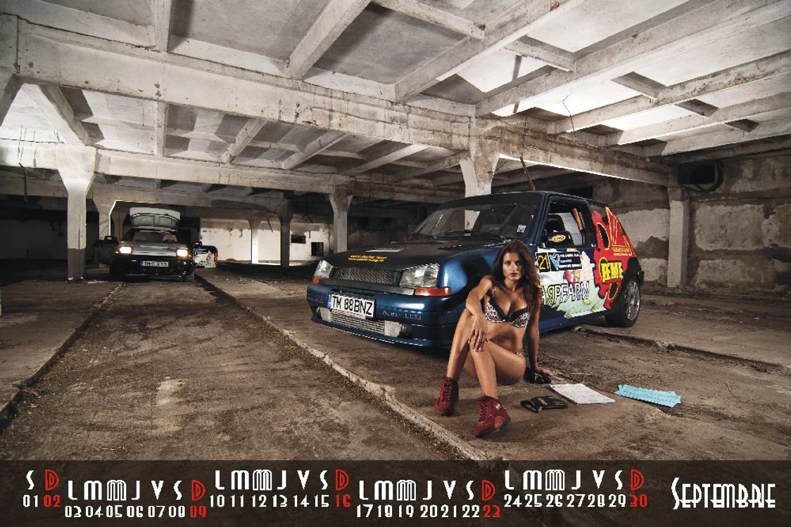 Calendarul «Racing Curves» 2012