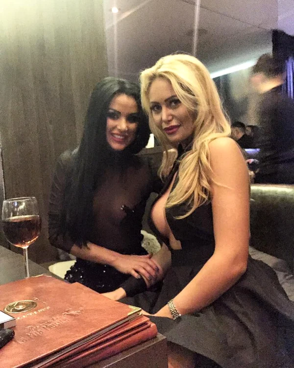 Cele două au petrecut într-un club de noapte din Capitală