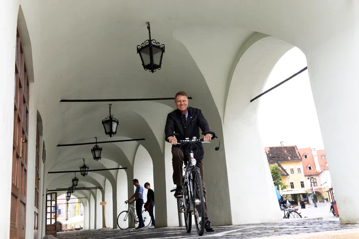 
    Până se va instala la Cotroceni, Klaus Iohannis pleacă într-o scurtă vacanță  