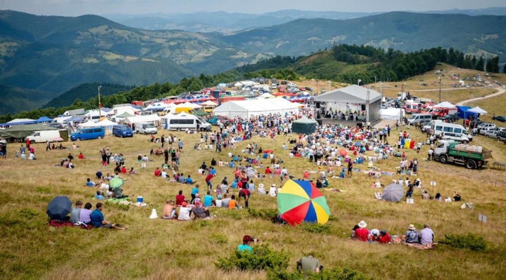 Cele mai bune trasee pentru a urca pe Muntele Găina, la Târgul de fete 