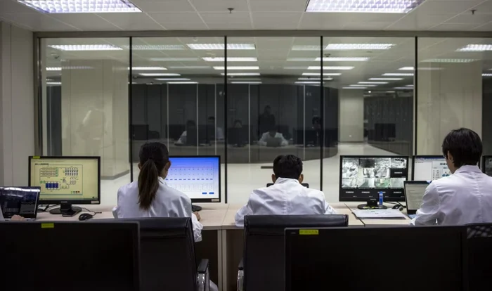 Angajați, la supercomputerele Centrului Național de Supercalcul din Jinan, China Foto: Shuterstock