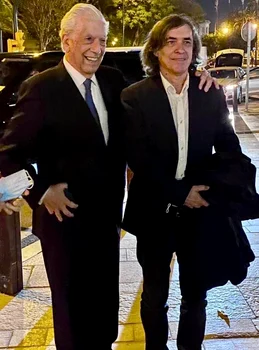 2 mircea cartarescu si mario vargas llosa malaga spania 1 jpg jpeg