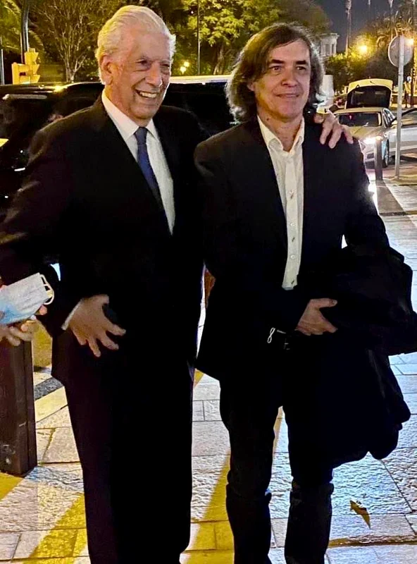 2 mircea cartarescu si mario vargas llosa malaga spania 1 jpg jpeg