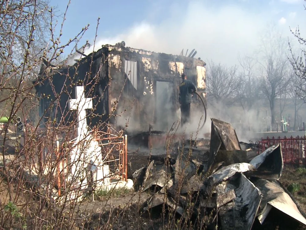 Biserica, veche de 150 de ani, nu a mai putut fi salvată