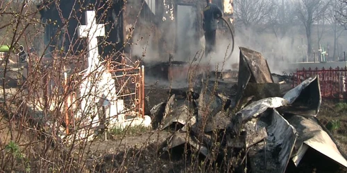 Biserica, veche de 150 de ani, nu a mai putut fi salvată