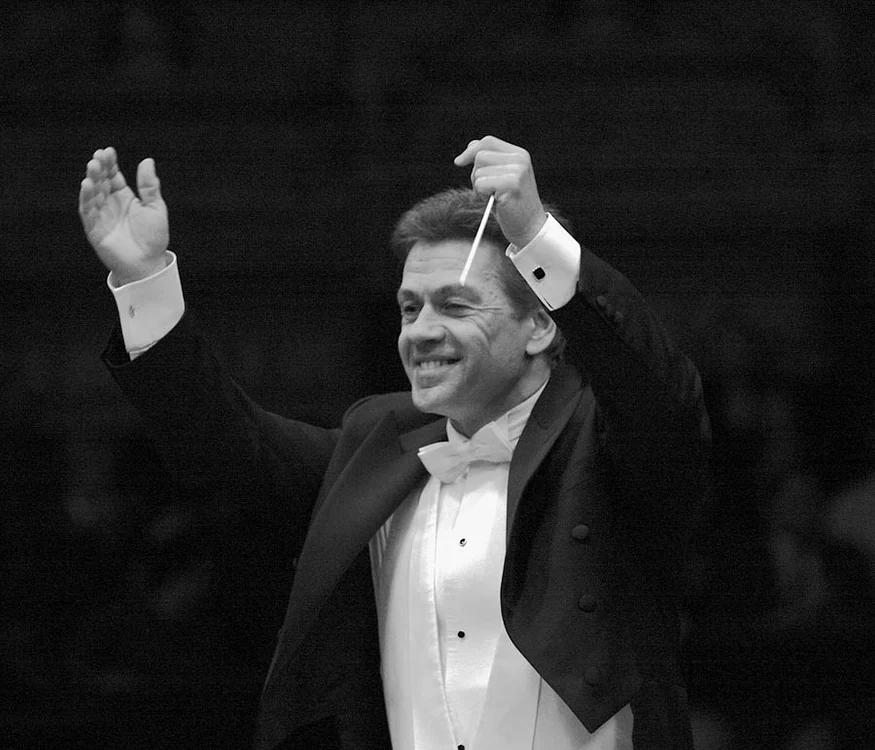 „Filarmonica «George Enescu» ar trebui să fie o forță muzicală internațională“ – interviu cu Christian BADEA jpeg