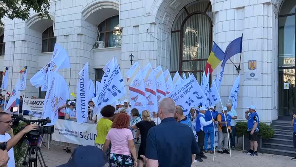 Sindicaliștii au ieșit în stradă în toată țara. Angajații mai multor instituții protestează față de măsurile de austeritate
