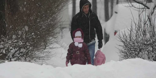 Ieşenii au făcut faţă cu greu căderilor de zăpada 