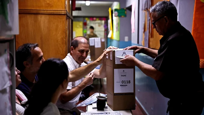Argentinienii voteză pe fondul unei crize economice profunde/FOTO:AFP