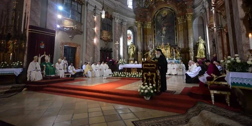 Mitroplitul Corneanu la Domul Catolic FOTO R.Balutescu