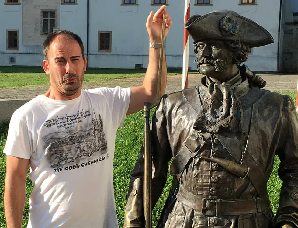 Pedagogul Dalacsi Felix a recunoscut acuzaţia şi a fost reţinut. Foto: Facebook