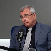 petrisor peiu foto adevarul png