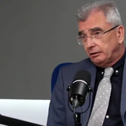 petrisor peiu foto adevarul png
