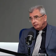 petrisor peiu foto adevarul png