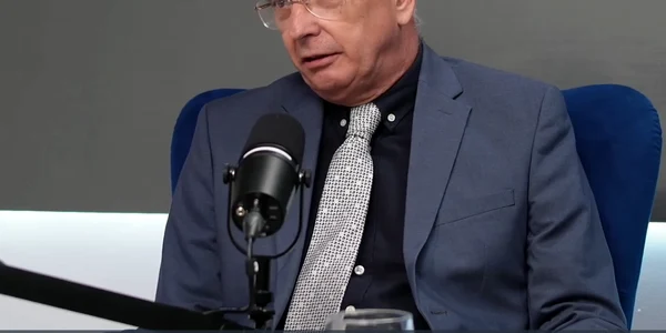 petrisor peiu foto adevarul png