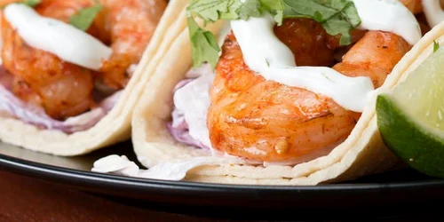 Taco cu creveţi la grătar şi sos de coriandru