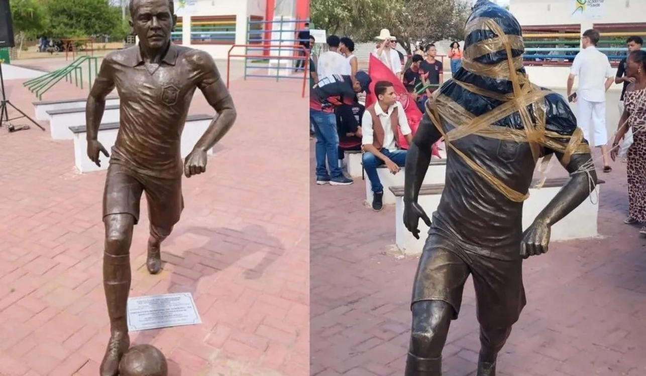 Statuia lui Dani Alves a fost vandalizată în repetate rânduri (FOTO: X/Twitter)