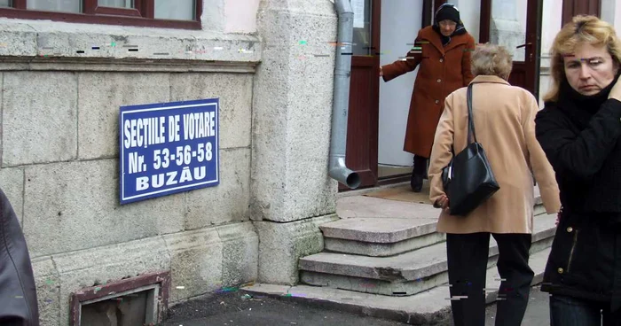 Şi de această dată cei care au dat startul la vot au fost pensionarii