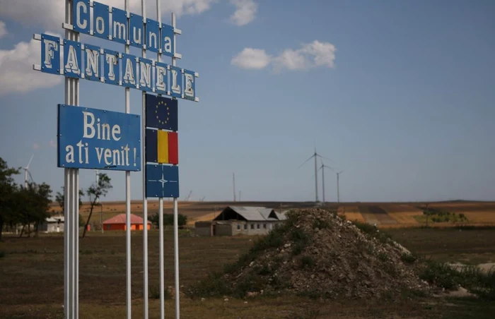 CEZ România a anunţat, în aprilie 2014, că este dispus să vândă parcurile eoliene Fântânele şi Cogealac din Dobrogea, cu o putere totală instalată de 600 MW, pe fondul reducerii sprijinului acordat de guvern