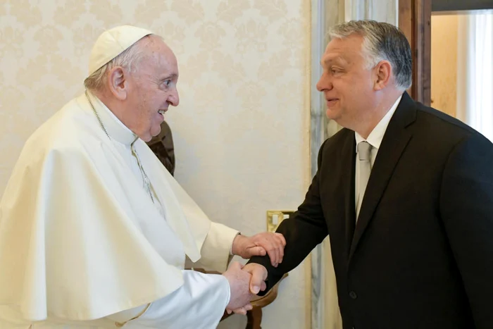 Viktor Orban (dreapta), primit de Papa Francisc la Vatican FOTO EPA-EFE