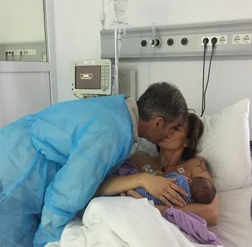 Roxana Ciuhulescu a nascut primele fotografii cu fiul ei Cezar (2) png