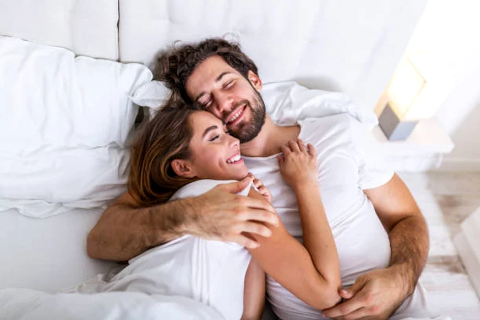 Pasiunea în cuplu se diminuează pe măsură ce relația avansează Sursă foto: Pixabay.com