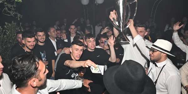 Petrecere FCSB  Foto Sportpictures