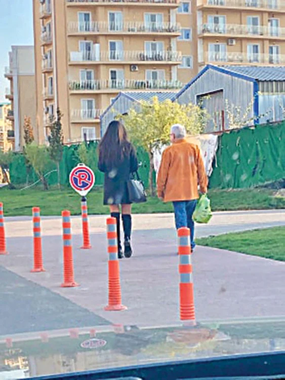 A locuit o vreme în Cosmopolis cu iubita lui